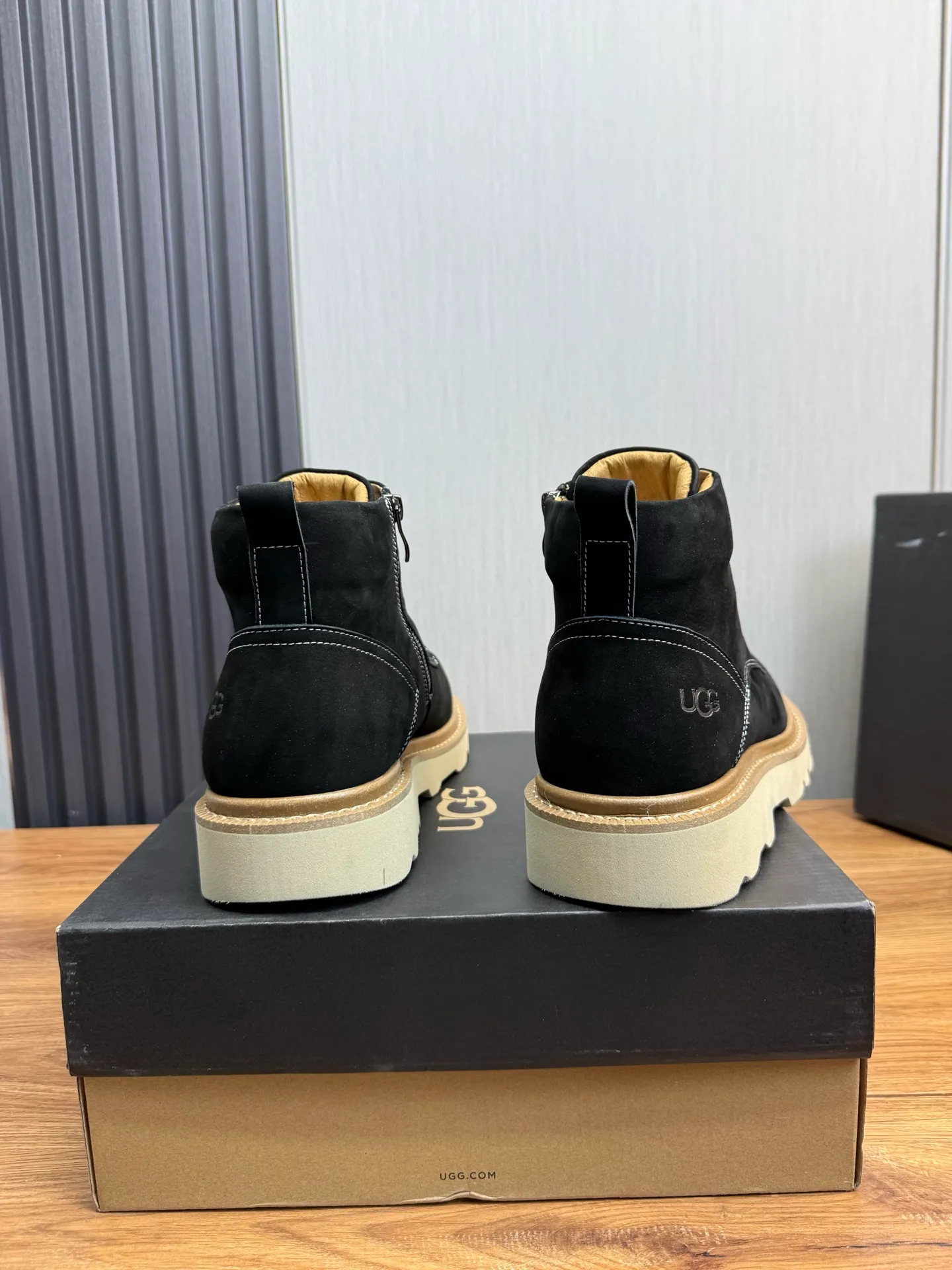 Factory price 640💰 [UGG] Men's hot winter warm boots🐑Simple and fashionable design, cowhide➕comfortable and warm wool lining. Soft and comfortable to wear, good warmth retention, and excellent foot feel. Regular size 38-45